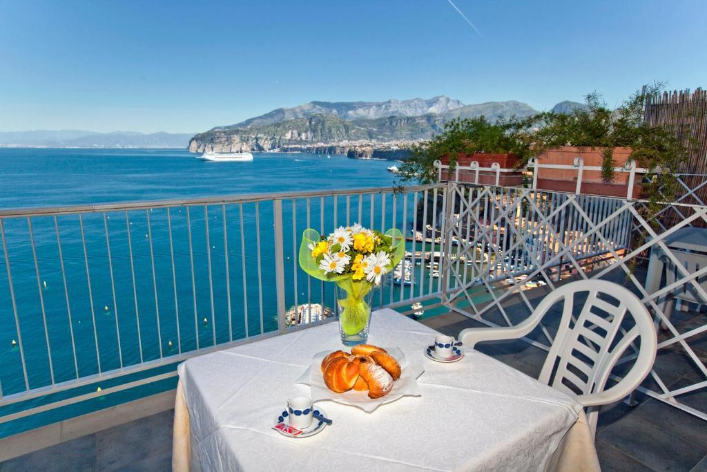 Hotel Settimo Cielo Sorrento Esterno foto